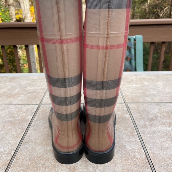 Burberry Nova Check Rubber Boots - Picture 6 of 16